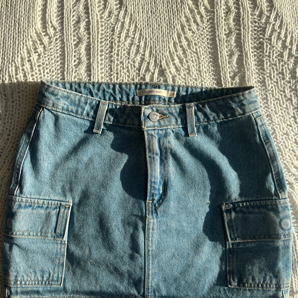 Levi’s Cargo 90s Denim Mini Skirt
